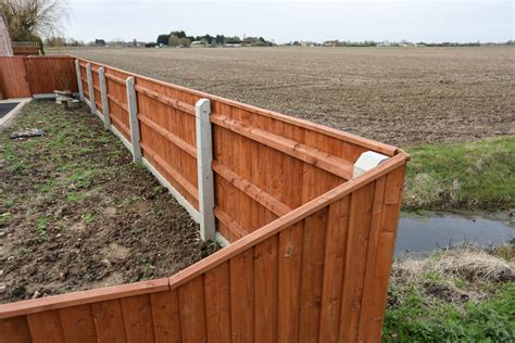 Concrete Fence Posts .